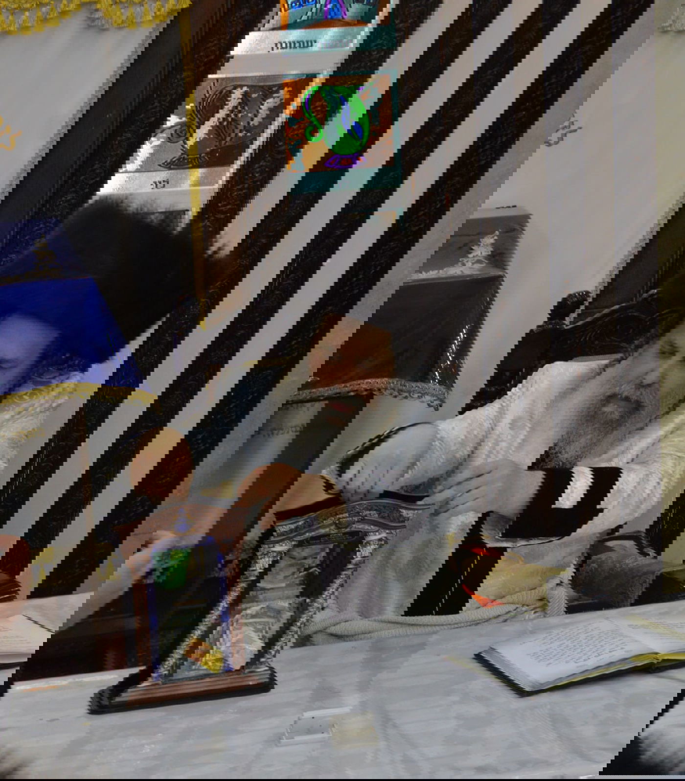 'טיש זאת חנוכה' בחצר הקודש נדבורנה - ביתר