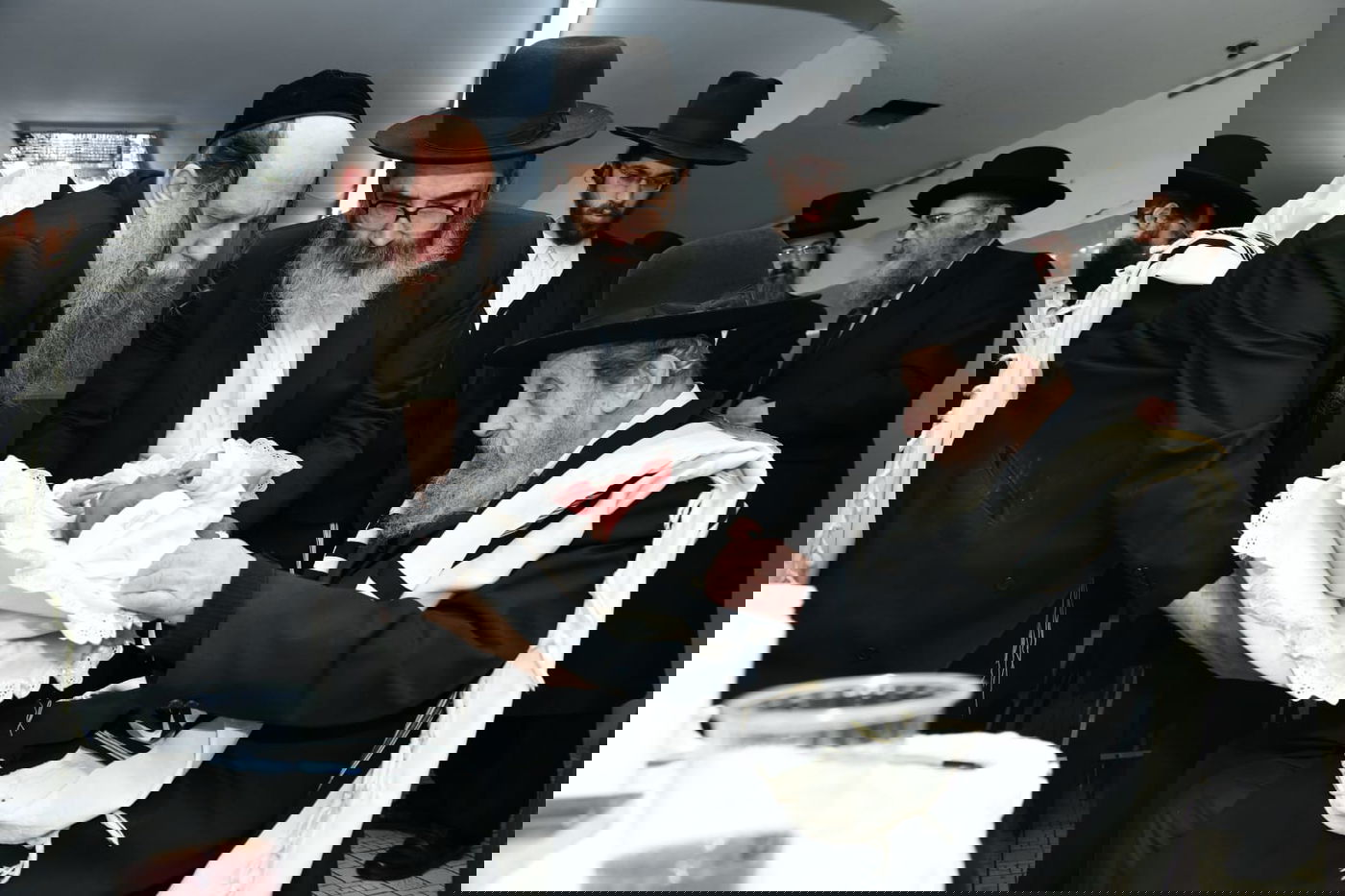 הגר"ד לנדו שימש כסנדק בברית לנין הרב גריינמן