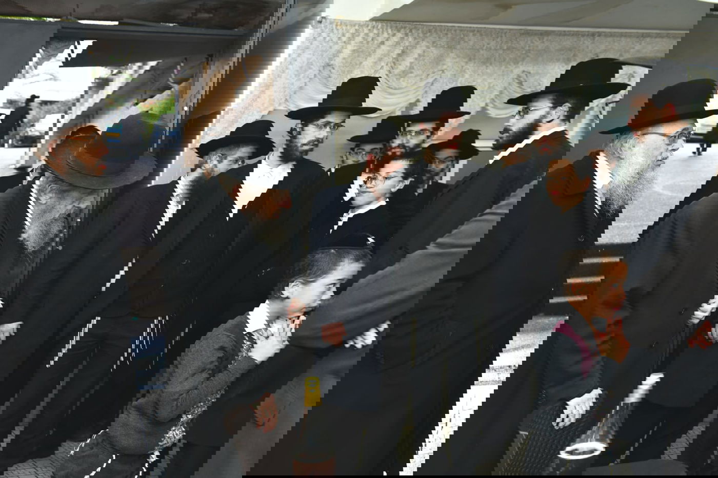 הגר"ד לנדו שימש כסנדק בברית לנין הרב גריינמן