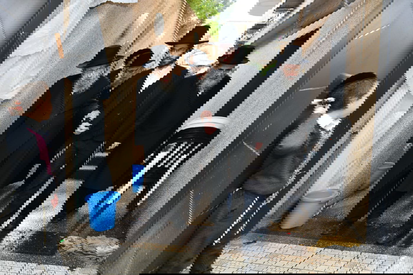 הגר"ד לנדו שימש כסנדק בברית לנין הרב גריינמן