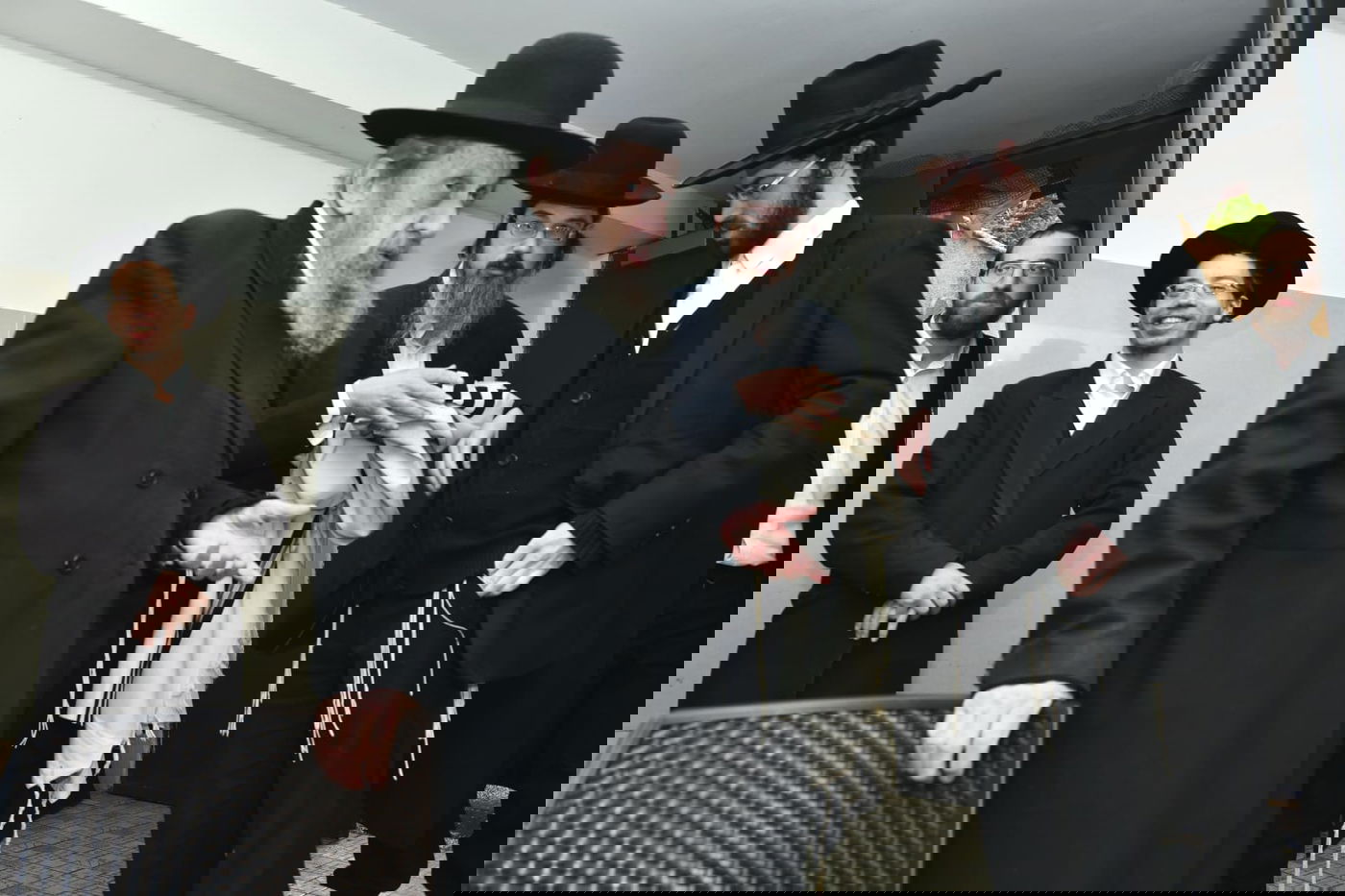 הגר"ד לנדו שימש כסנדק בברית לנין הרב גריינמן