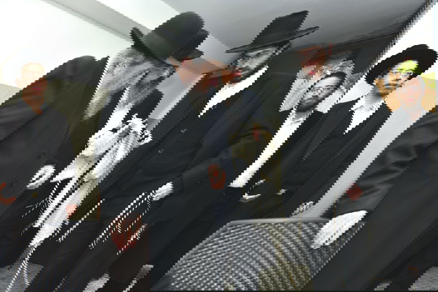 הגר"ד לנדו שימש כסנדק בברית לנין הרב גריינמן