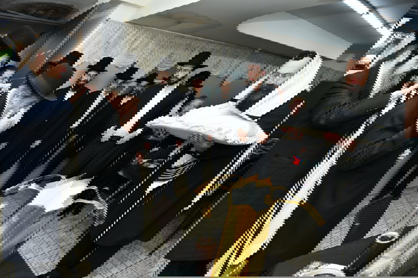 הגר"ד לנדו שימש כסנדק בברית לנין הרב גריינמן