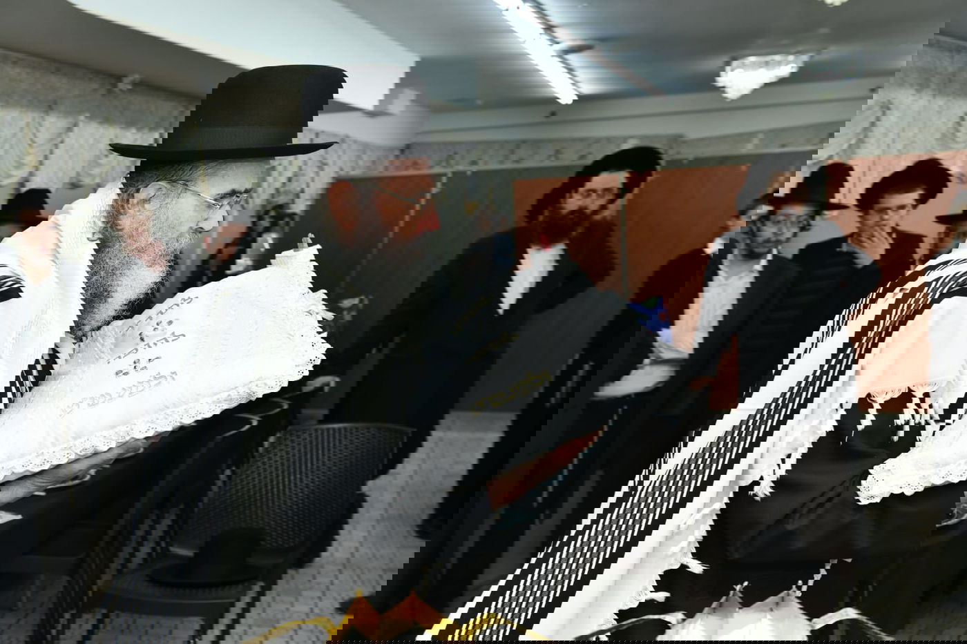 הגר"ד לנדו שימש כסנדק בברית לנין הרב גריינמן