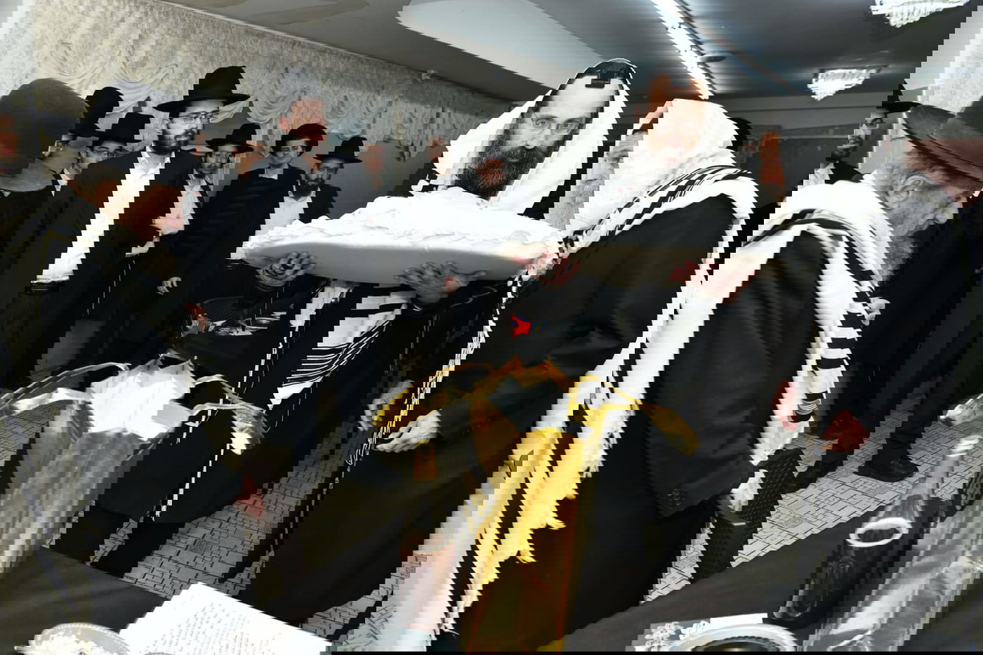 הגר"ד לנדו שימש כסנדק בברית לנין הרב גריינמן