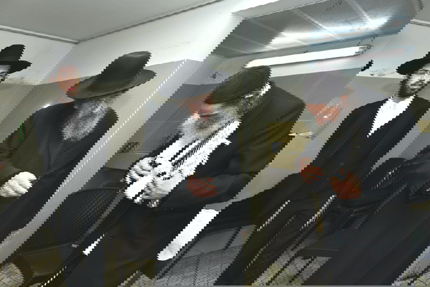 הגר"ד לנדו שימש כסנדק בברית לנין הרב גריינמן