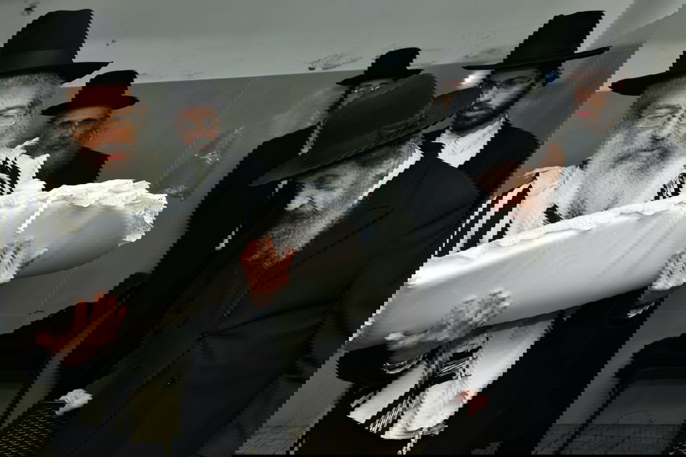 הגר"ד לנדו שימש כסנדק בברית לנין הרב גריינמן