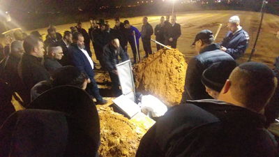 תיעוד מרגש: עשרות בהלוויית אלכסנדר נובודוורצב ז"ל