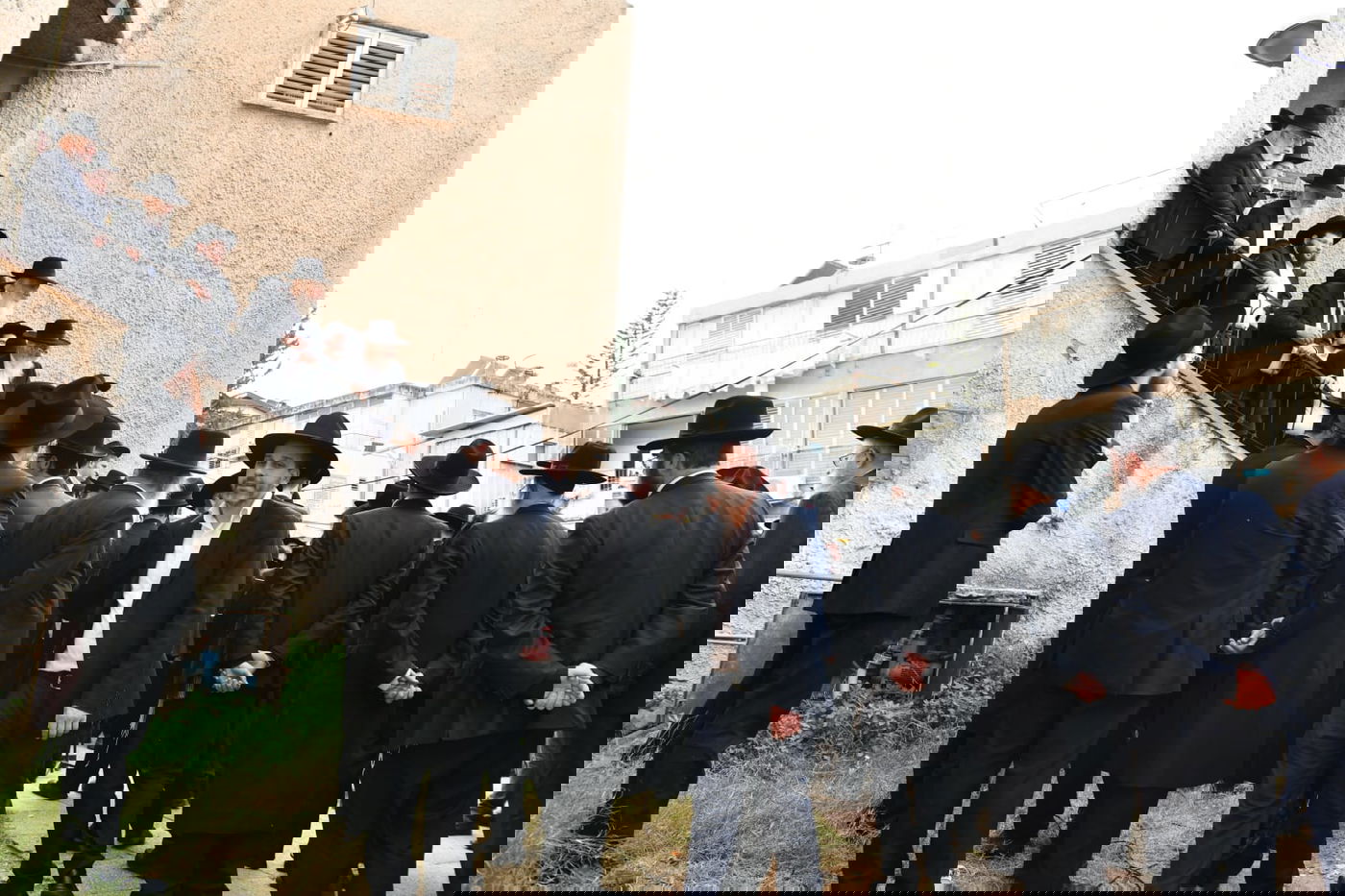 המונים בהלווית 'הצדיק מבני ברק' רבי יצחק גרודז'ינסקי זצ"ל