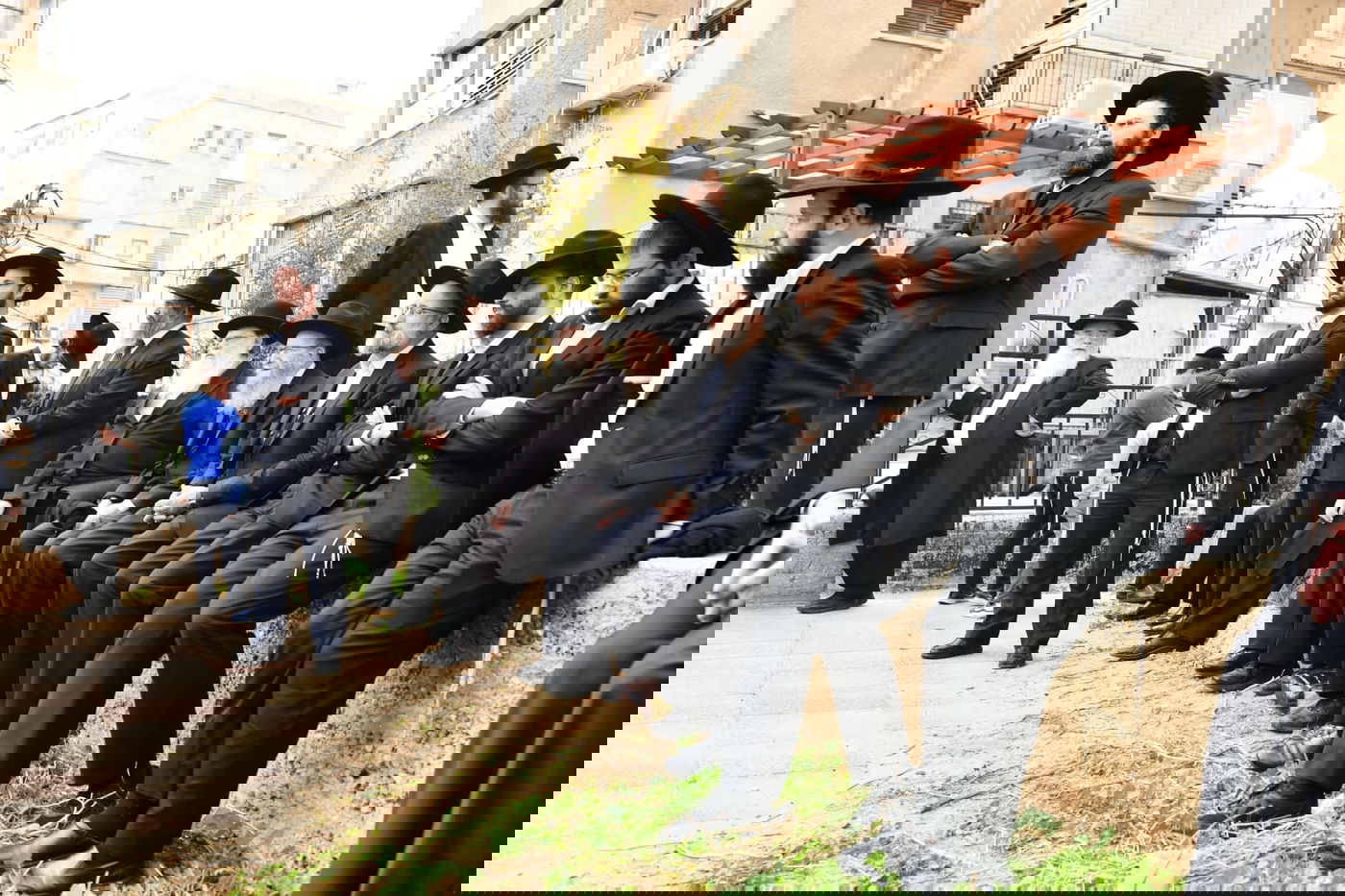 המונים בהלווית 'הצדיק מבני ברק' רבי יצחק גרודז'ינסקי זצ"ל