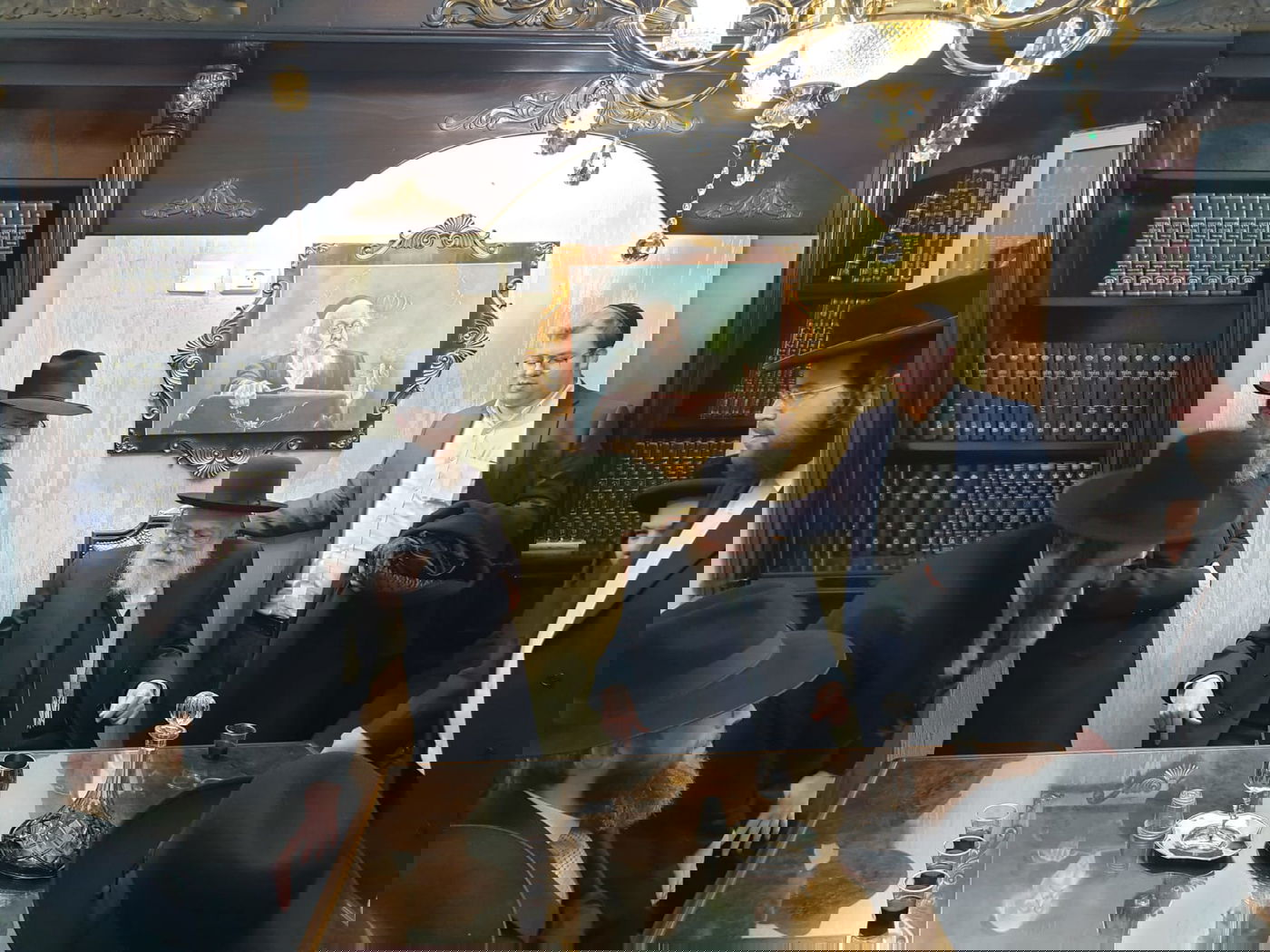 הרב אלישיב חנך בית הוראה על שם אביו