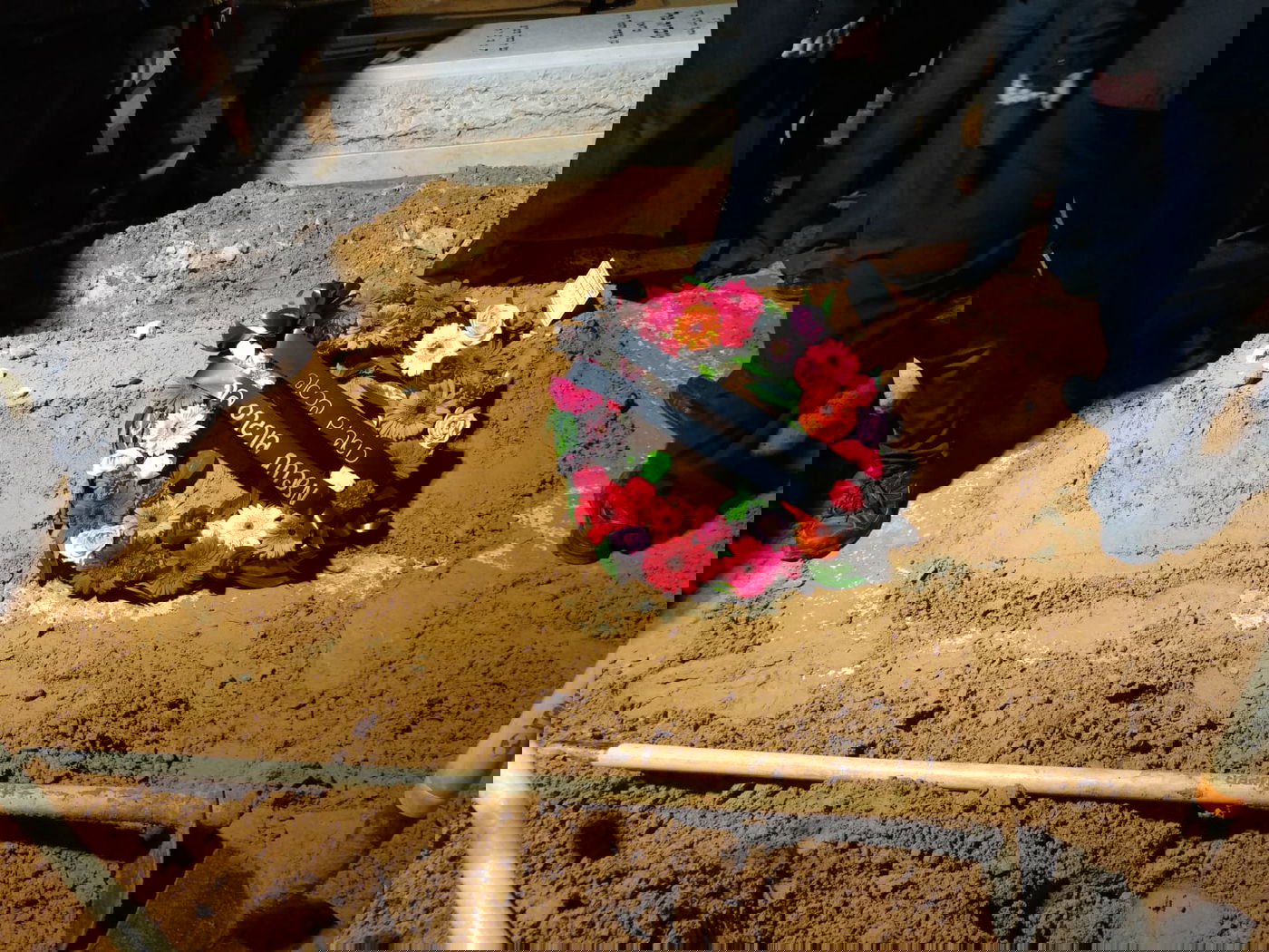 תיעוד מרגש: עשרות בהלוויית אלכסנדר נובודוורצב ז"ל