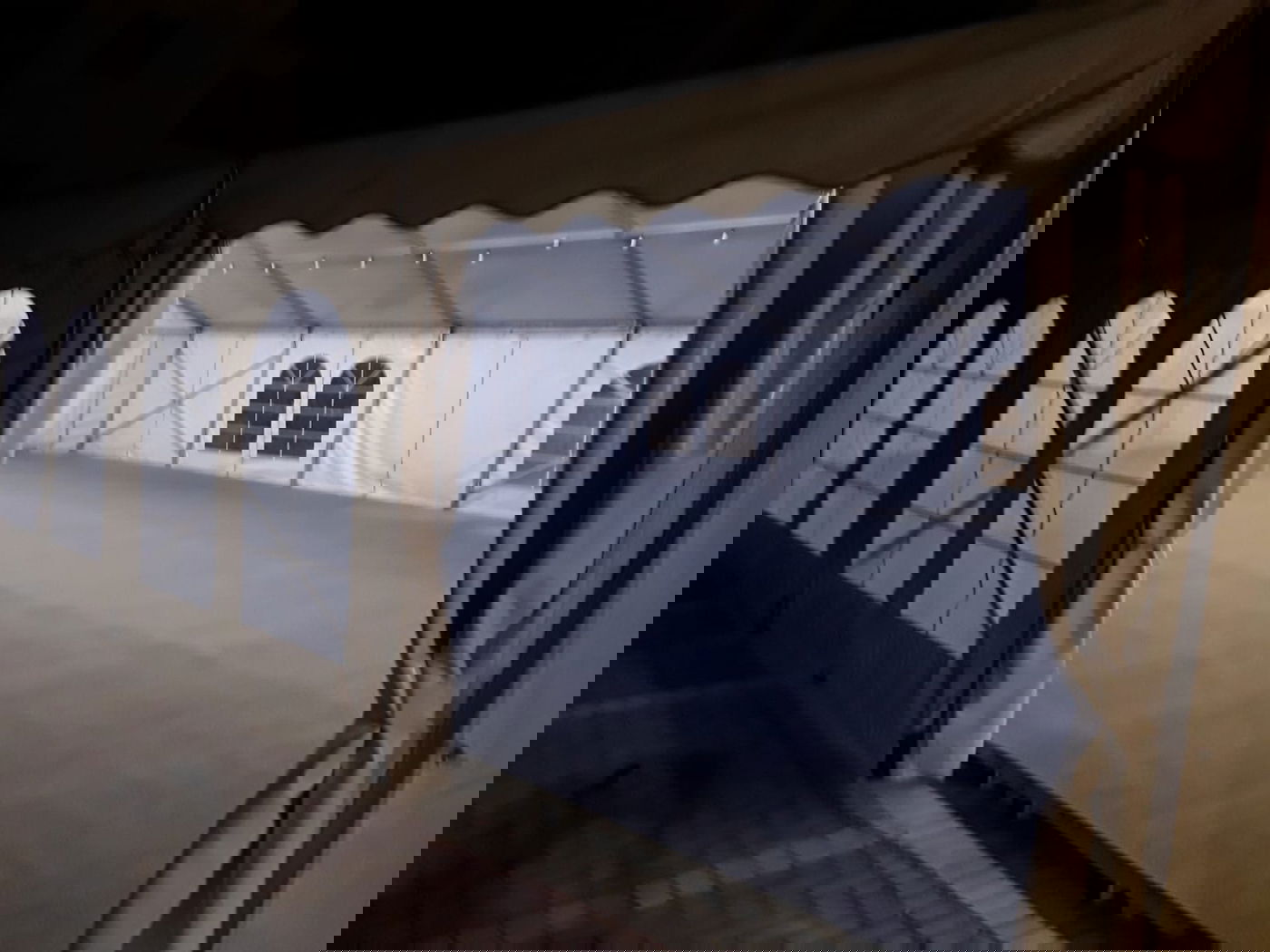 הזוי: תושבי אחיסמך נאלצים להתפלל באוהל