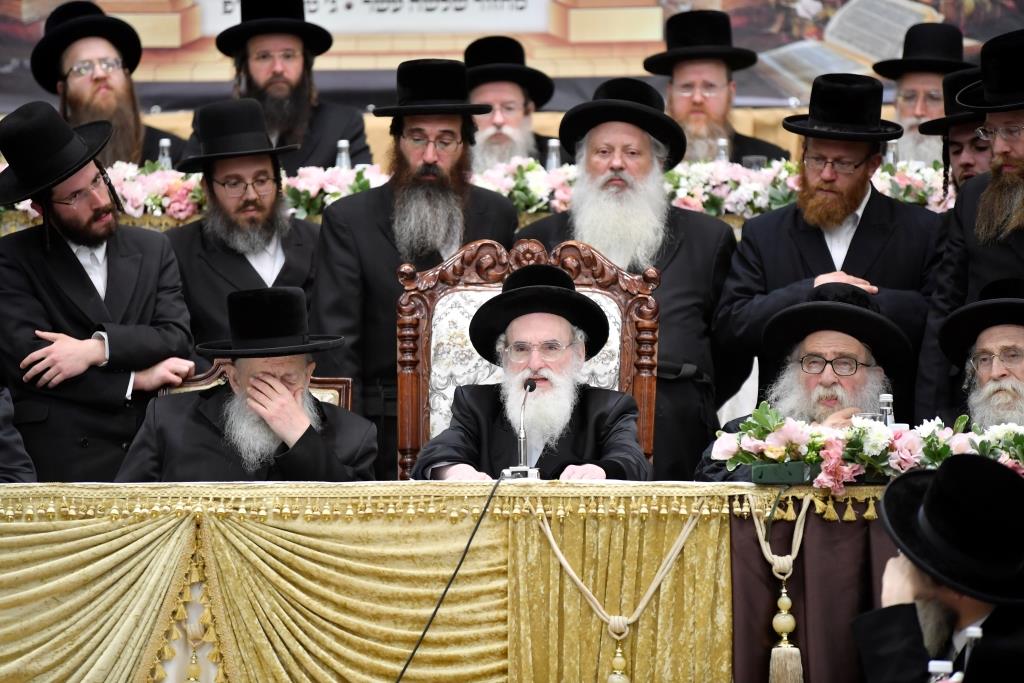 מעמד סיום הש"ס מרכזי בחסידות ויז'ניץ