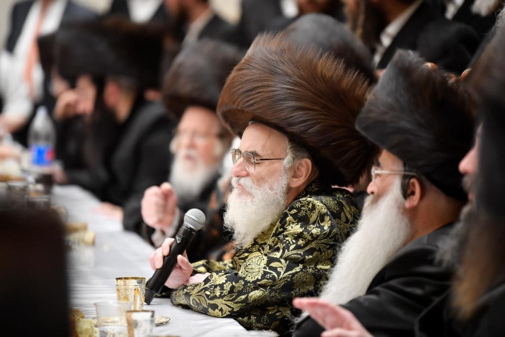 האדמו"רים מויז'ניץ ופרמישלאן ערכו בר מצווה לנכדם