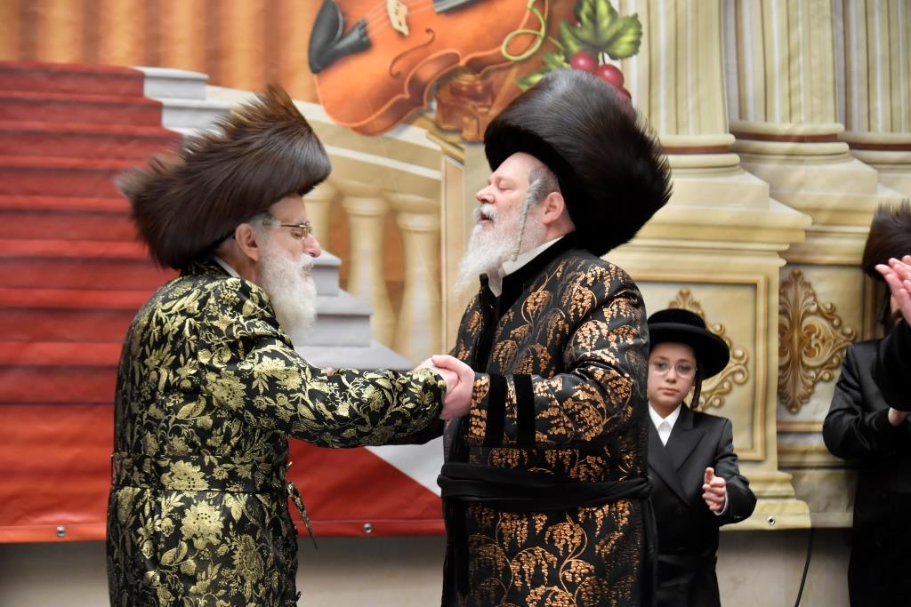 האדמו"רים מויז'ניץ ופרמישלאן ערכו בר מצווה לנכדם