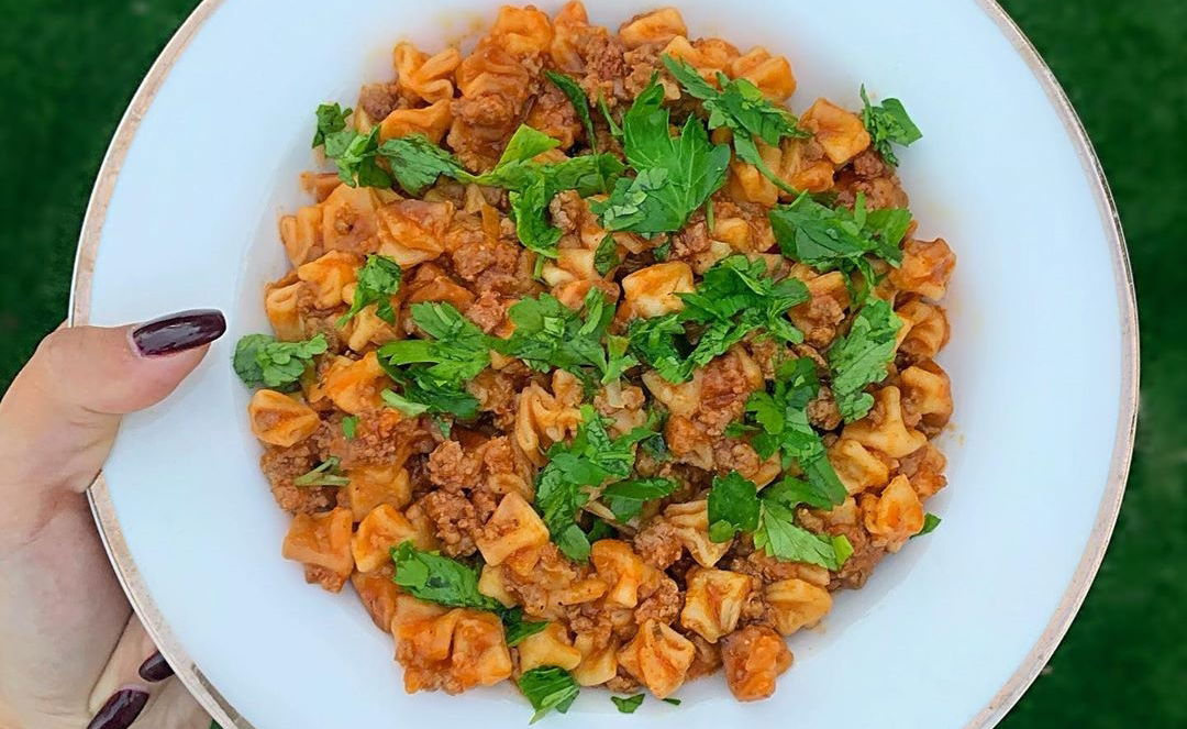 קונכיות פתיתים ברוטב בולונז - מדריך וידאו