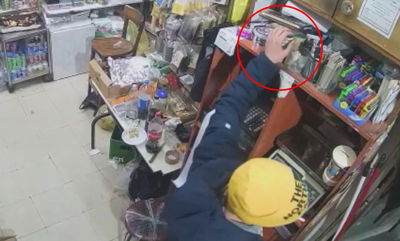 בתוך שניות: כך נגנבה קופת צדקה מהחנות בשוק מאה שערים