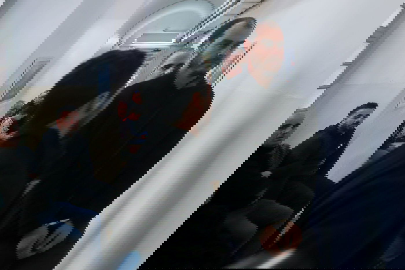 חבר מערכת 'הארץ' קורא לאלימות כלפי חיילי צה"ל