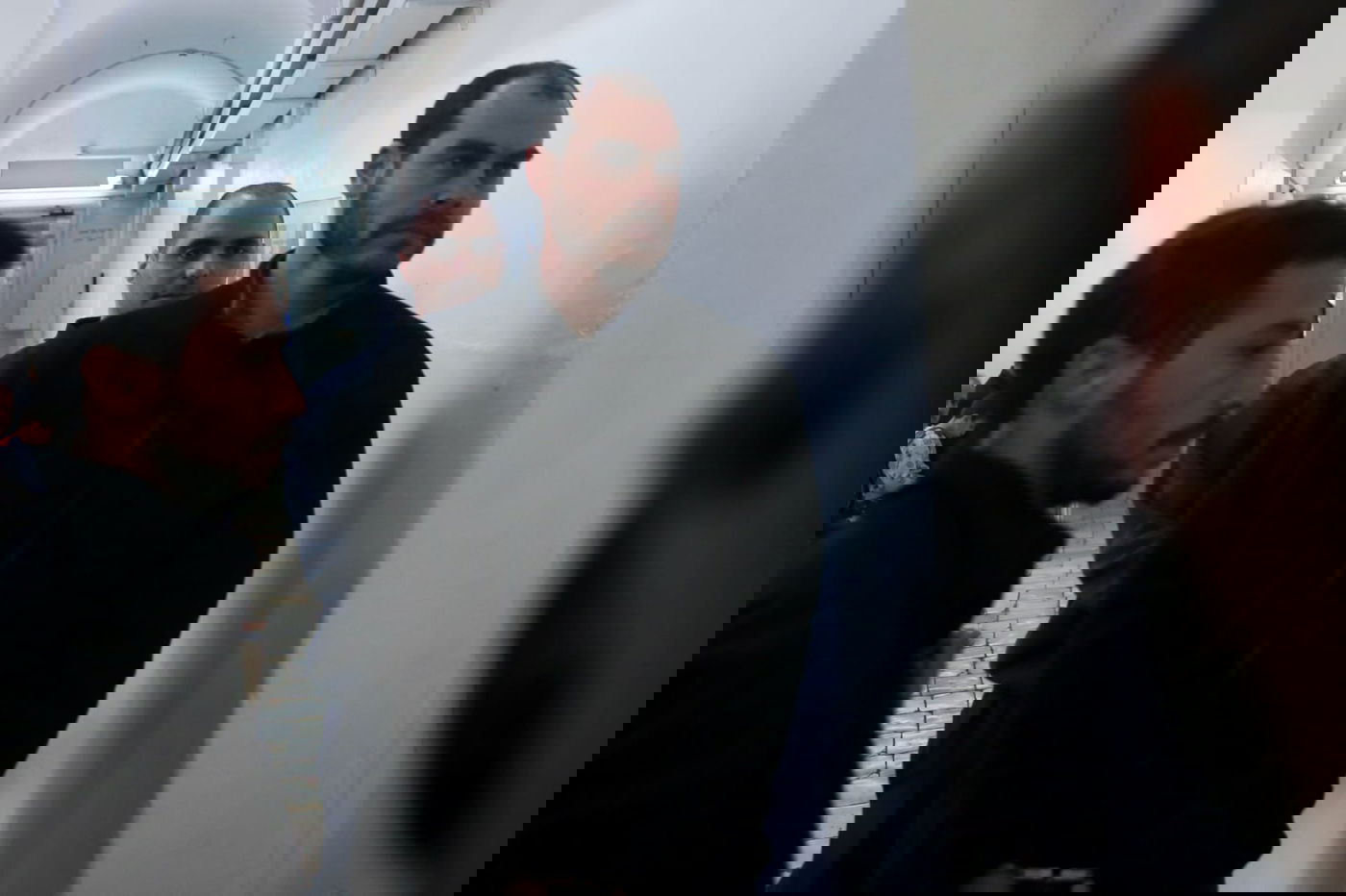 חבר מערכת 'הארץ' קורא לאלימות כלפי חיילי צה"ל