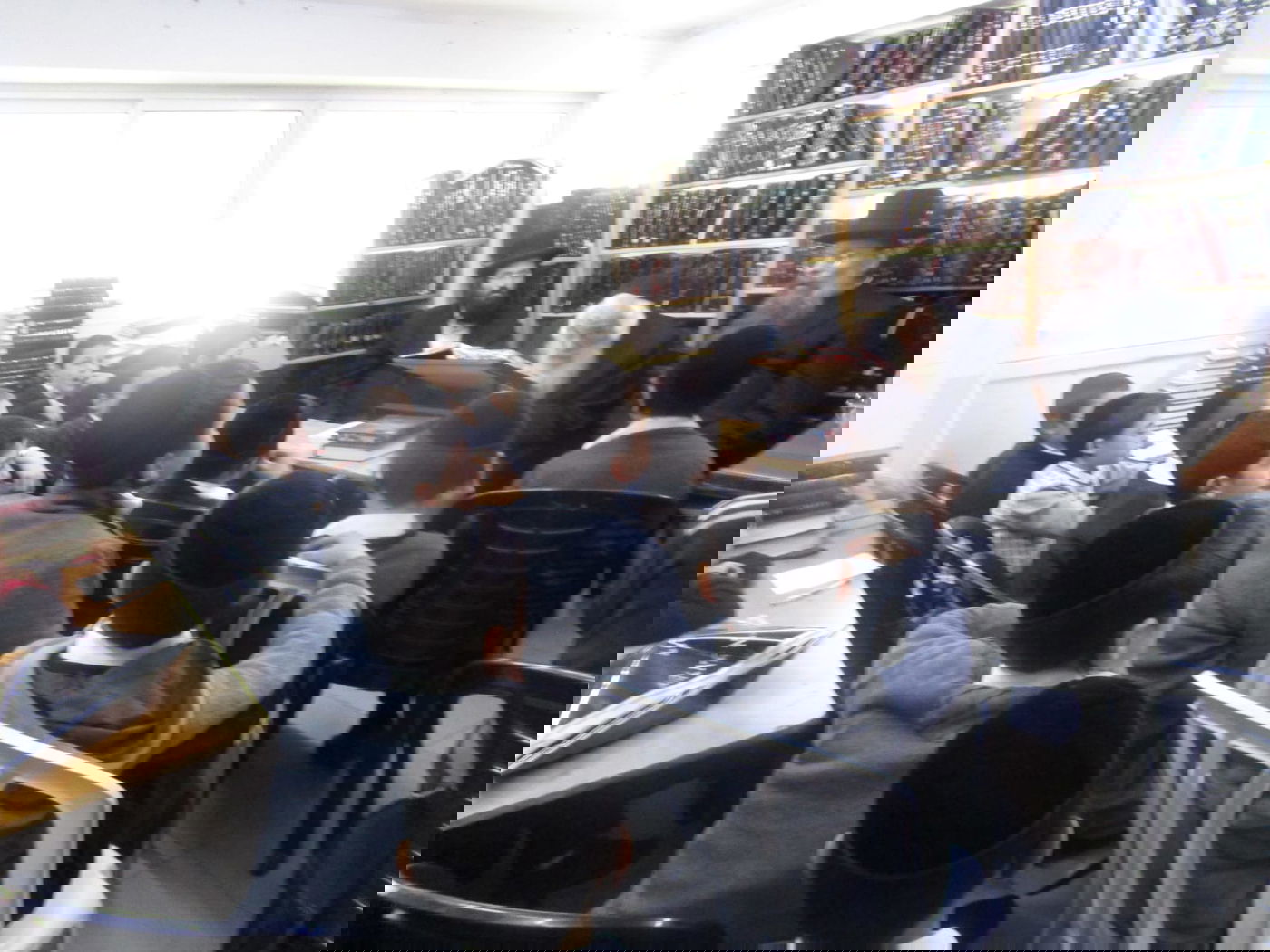 הילדים הרכינו ראש על קברו של הגרד"צ קרלנשטיין