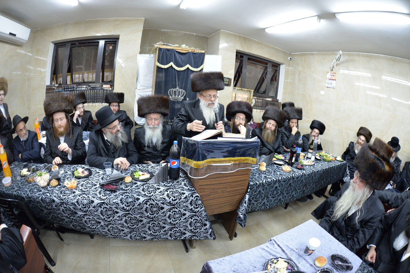 בבית המדרש 'היכל יצחק' - ספינקא סיימו ש"ס