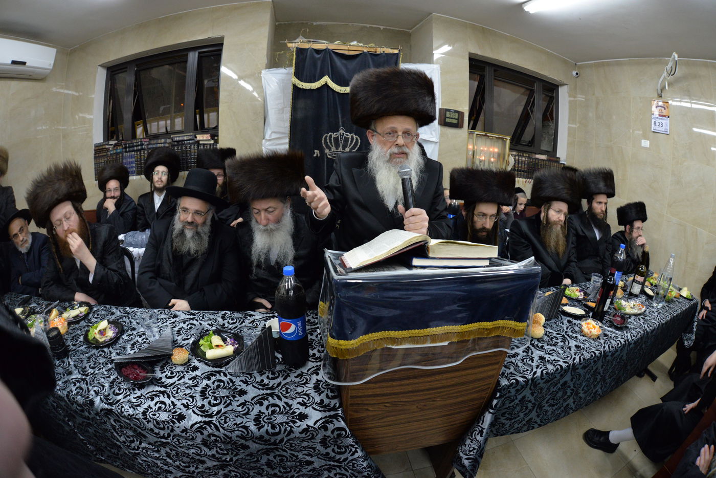 בבית המדרש 'היכל יצחק' - ספינקא סיימו ש"ס