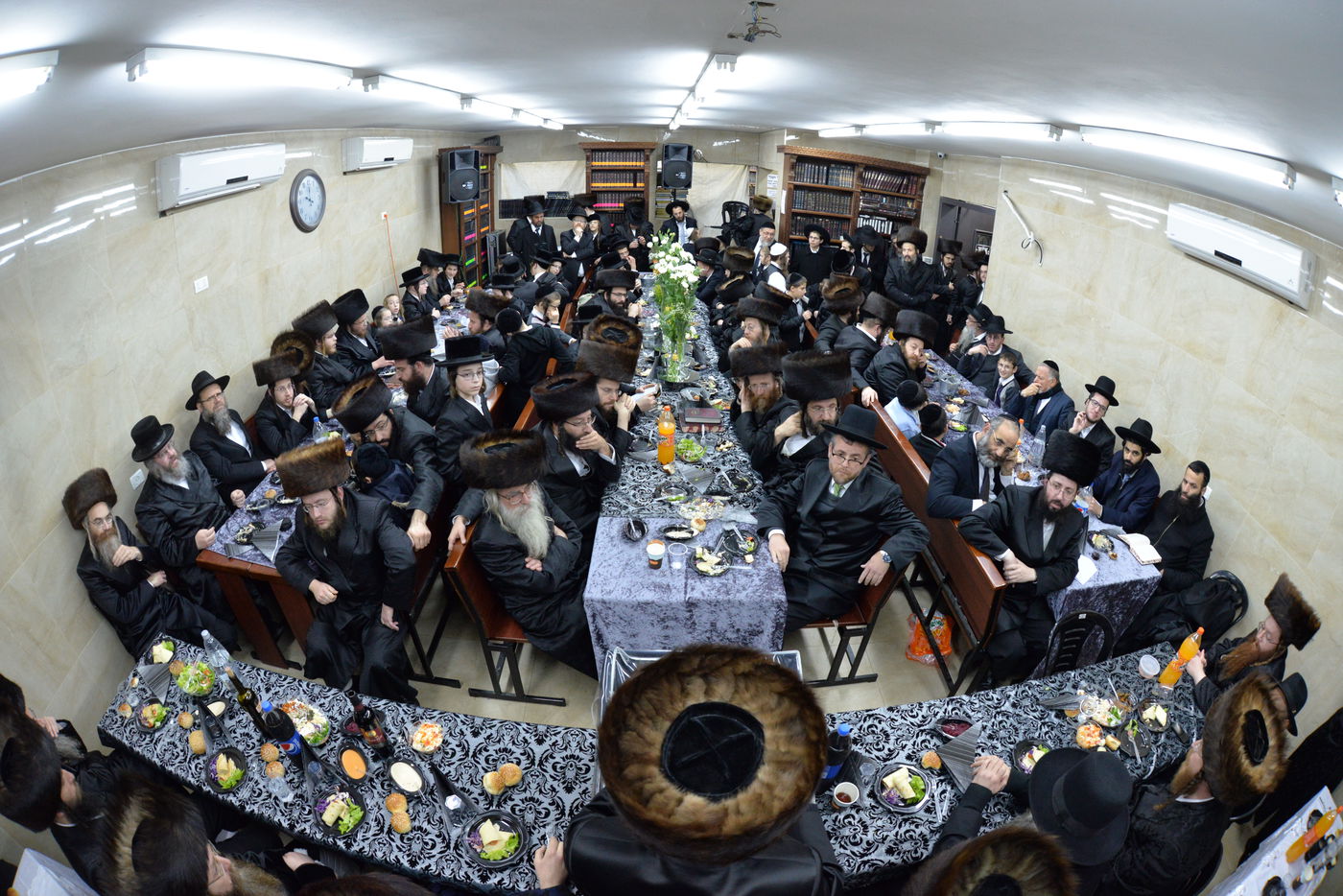 בבית המדרש 'היכל יצחק' - ספינקא סיימו ש"ס