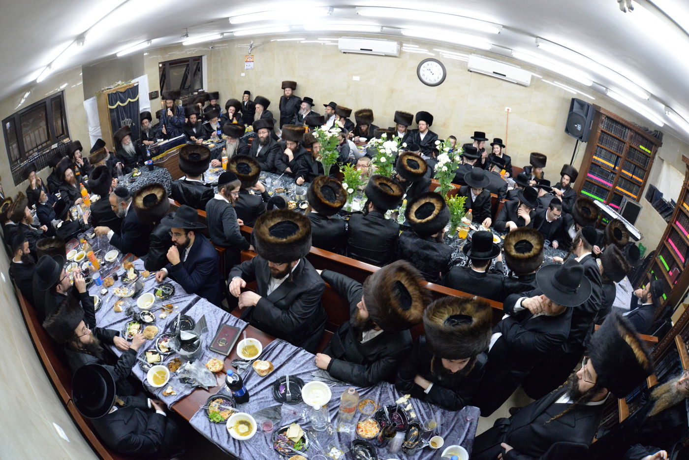 בבית המדרש 'היכל יצחק' - ספינקא סיימו ש"ס