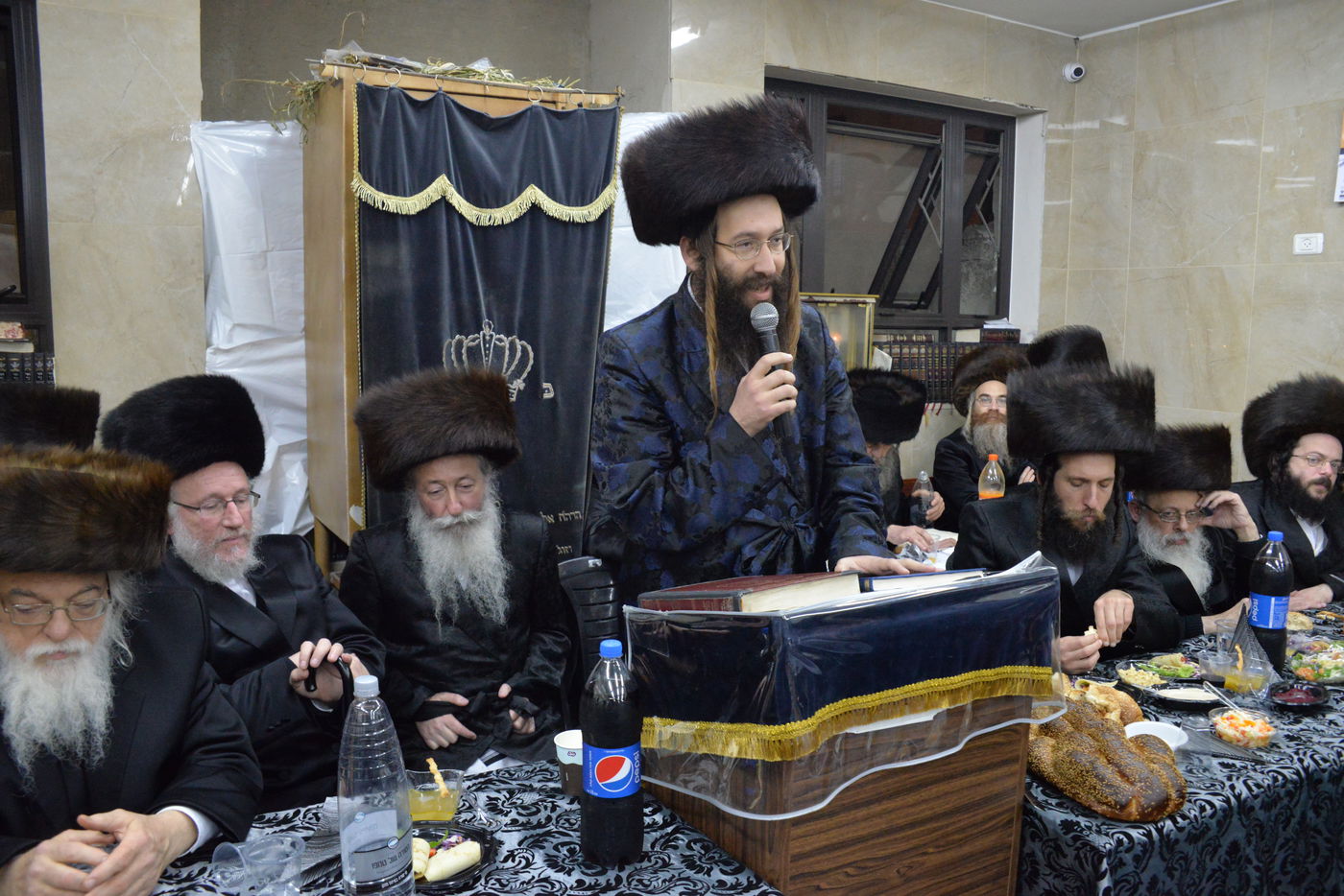 בבית המדרש 'היכל יצחק' - ספינקא סיימו ש"ס