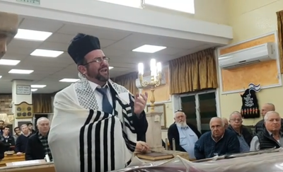 החזן שלמה גליק מרגש לזכר קדושי השואה