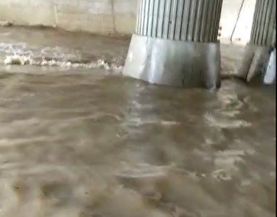 עכו: שלושה עובדי המכללה נלכדו בתוך המבנה • צפו