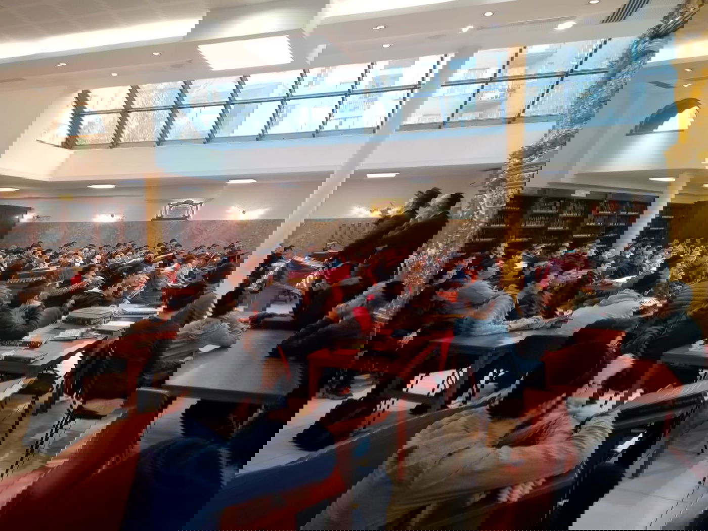 הרב הראשי: "התשובה לאנטישמיות - קביעת זמן לתורה"