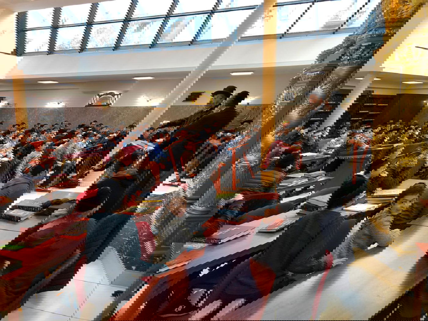 הרב הראשי: "התשובה לאנטישמיות - קביעת זמן לתורה"