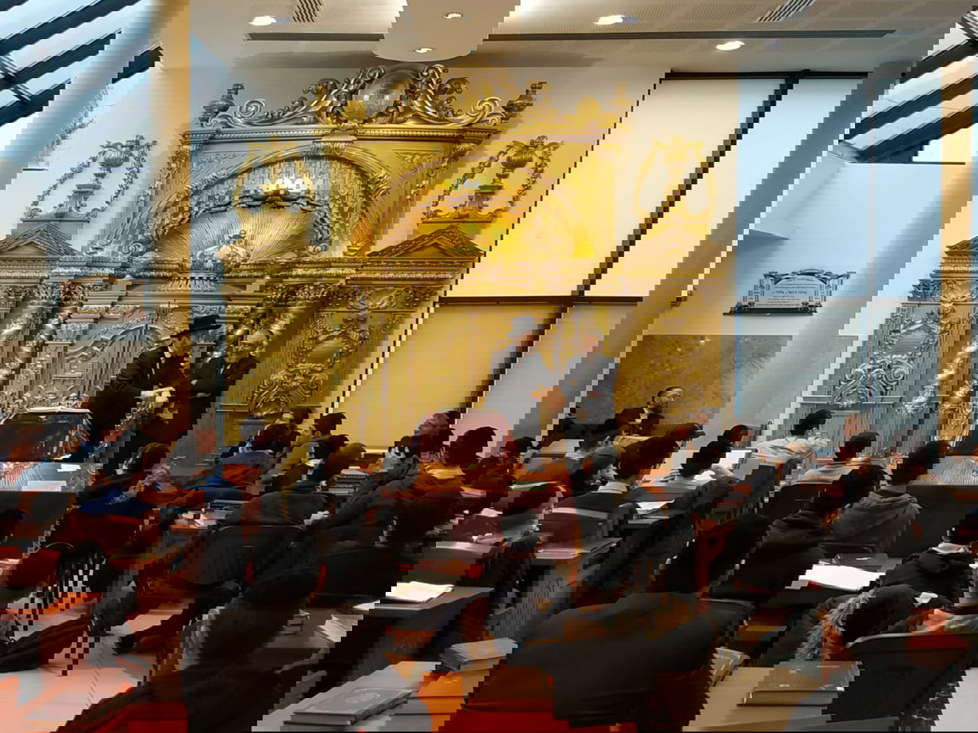 הרב הראשי: "התשובה לאנטישמיות - קביעת זמן לתורה"