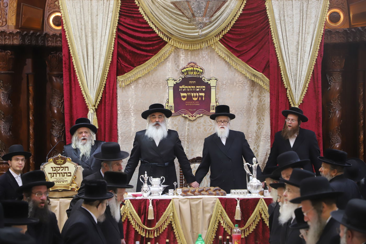 מעמד סיום הש"ס בחצר הקודש דושינסקיא