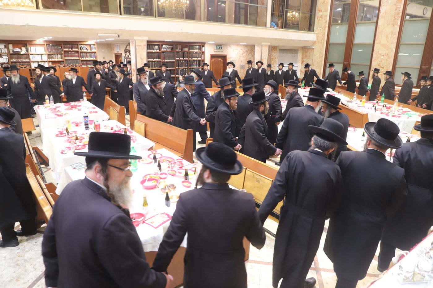 מעמד סיום הש"ס בחצר הקודש דושינסקיא