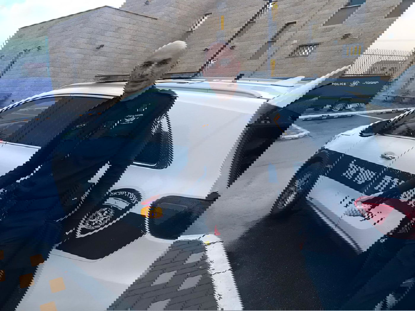 באמצע הפקק: גנב את הפנס המשטרתי