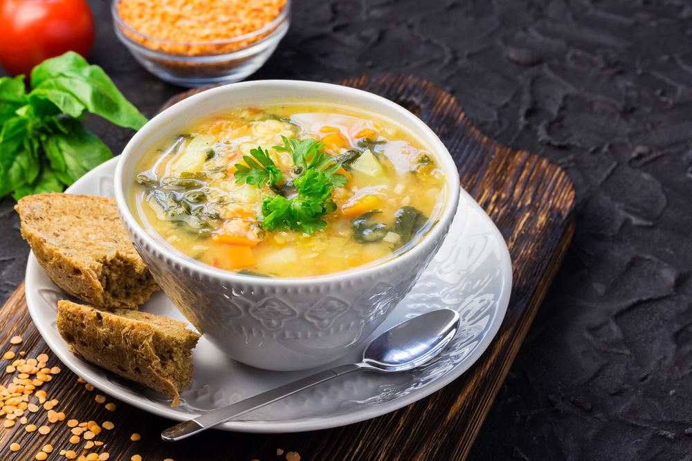 מרק ירקות עשיר שמתאים בול לחורף הסוער