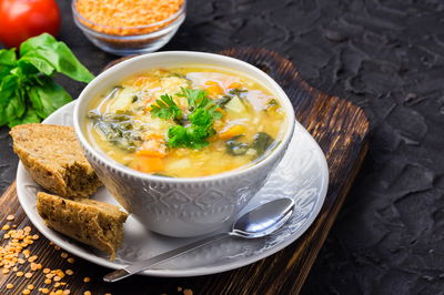 מרק ירקות עשיר שמתאים בול לחורף הסוער