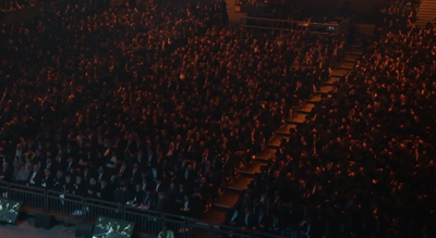 חלק מהקהל בסיום הש"ס בוומבלי