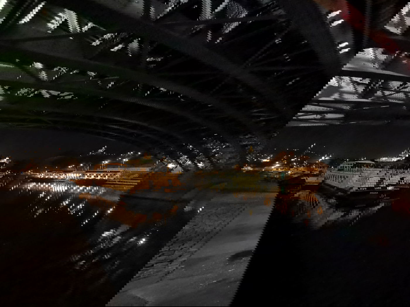 טיול דרך עדשת המצלמה לפראג הקסומה