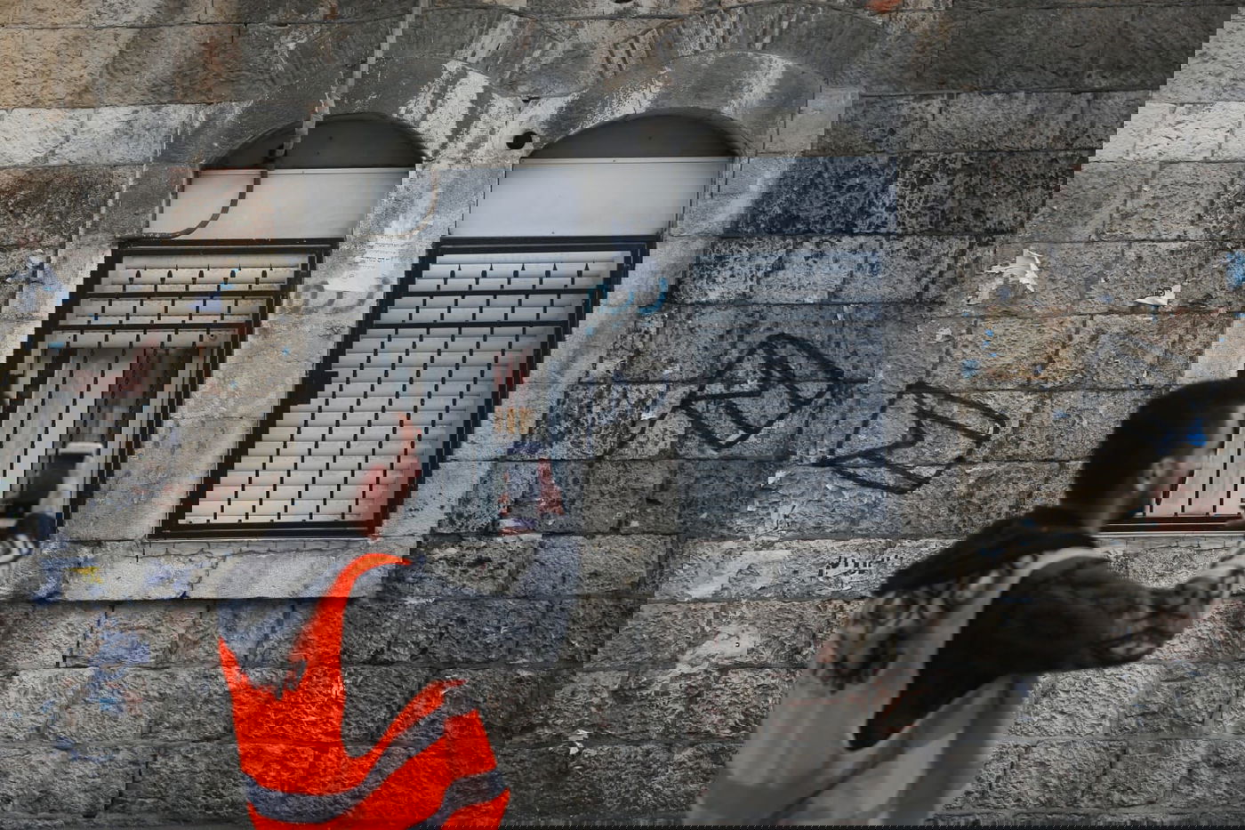 המאבק על ריסוס דגלי פלסטין במאה שערים