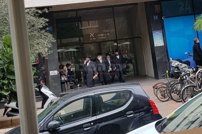 ביציאה מהפגישה