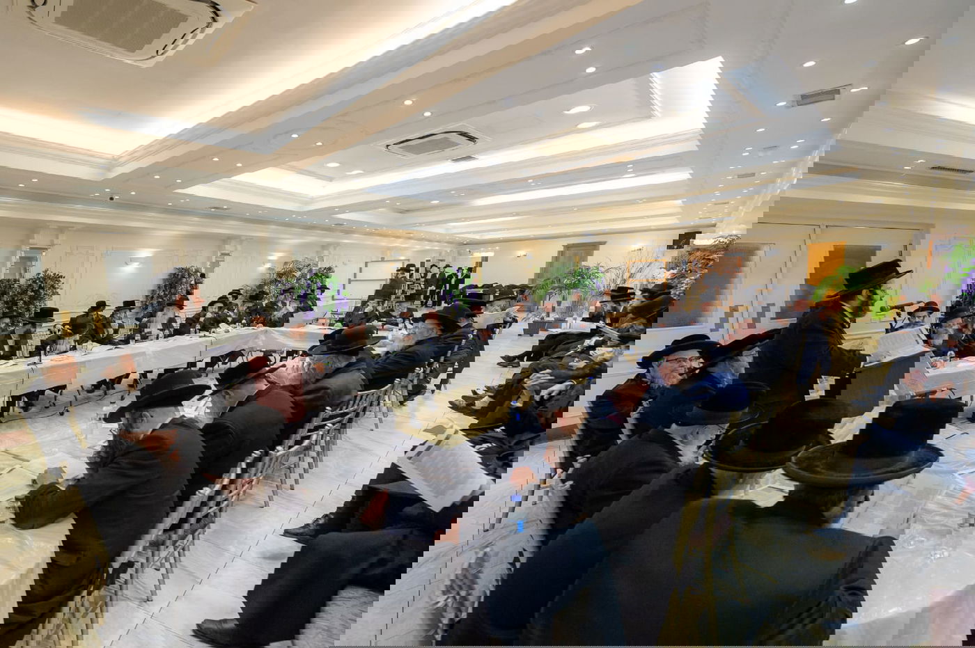 רבנים בלונדון מאיימים: קידום החוקים יוביל להגירת יהודים