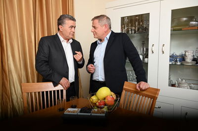 הורוביץ ופרץ, הבוקר