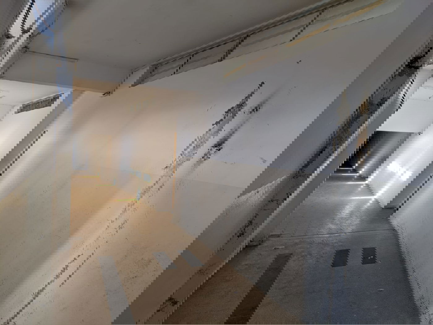 המעבר לאחר שבוטל, הבוקר