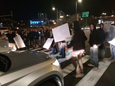 בעקבות הפינוי: הפגנה גדולה בכניסה לי-ם