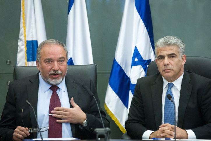 יאיר לפיד ו"ישראל ביתנו' מתלהמים: "נתניהו שבוי בידי ליצמן ודרעי"