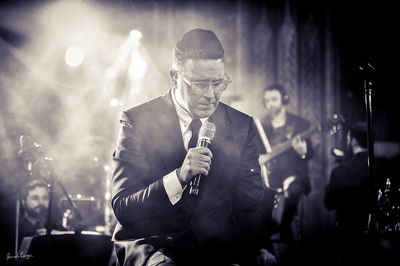 שוואקי חוזר אחורה ומצליח שוב אפילו לרגש